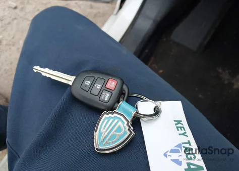 2016 Toyota Corolla Le z USA, uszkodzony, nr VIN 2T1BURHE1GC700577